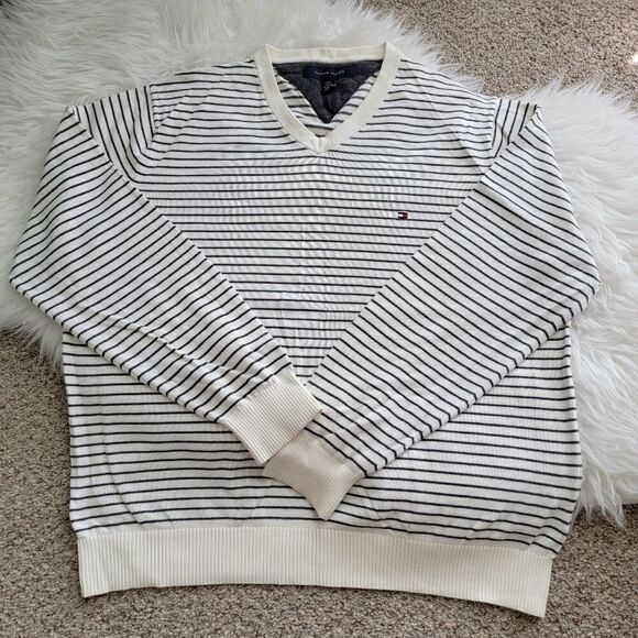 Tommy Hilfiger men's sweater - Picture 1 of 5